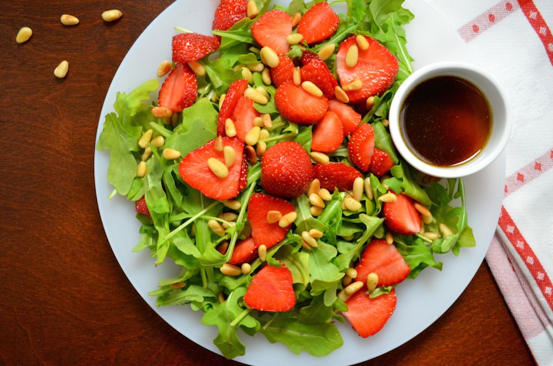 Easy Strawberry Arugula Salad