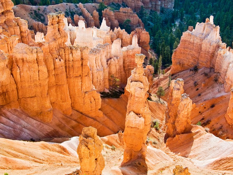 Thor’s Hammer and Queen Victoria Hoo Doos at Bryce National Park, Utah, USA