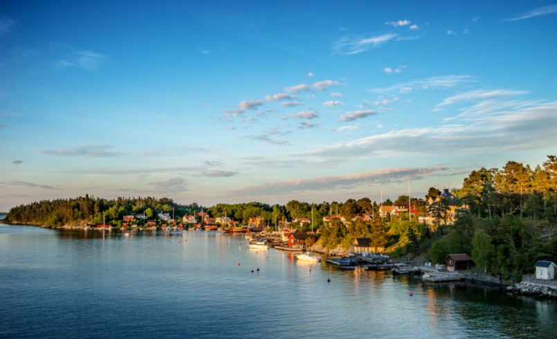 Quiet coastal village on Stockholm archipelago at evening (Kopmanholm, Sweden)