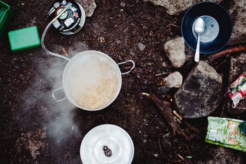 Camp_stove_boiling_food