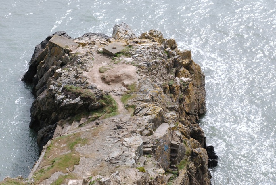 Best Places to Cliff Dive in the UK and Ireland - OutwardOn.com